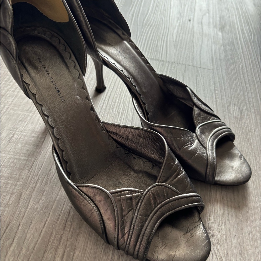 Vintage Banana Republic Women's Pewter Leather Heels US 9